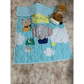 Chăn cotton cho bé đến trường Kiss03