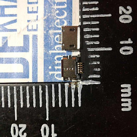 20 cái ĐẦU JACK CẮM MicroUSB CÁI MK5P 5P, TRỤ SMD DÁN, CHÂN DÀI kde0211
