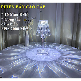 Đèn bàn trang trí sáng tạo decor pha lê sang trọng, đẹp mắt phong cách mới