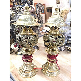 Đôi đèn thờ bằng đồng họa tiết rồng phượng cao 40cm chất liệu đồng vàng