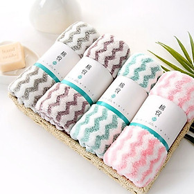 Mua Combo 4 Khăn Mặt Lông Cừu Hàn Quốc Siêu Thấm Hút Cực Mịn - 30x50 cm - Kẻ Zic Zac Nhỏ (giao màu ngẫu nhiên)