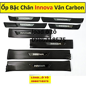 Ốp Bậc Cửa, Nẹp Bước Chân Trong Ngoài Xe Toyota Innova 2023-2017 Chất Liệu Vân Carbon Cao Cấp