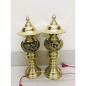 Đôi đèn thờ bằng đồng họa tiết rồng phượng cao 45cm chất liệu đồng vàng