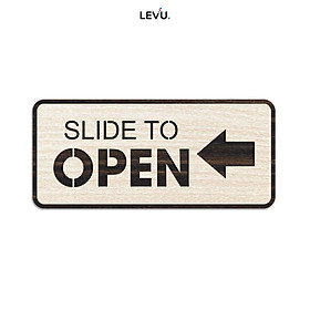 Bảng gỗ slide to open LEVU TP08 mũi tên chỉ hướng kéo mở cửa ra vào phòng