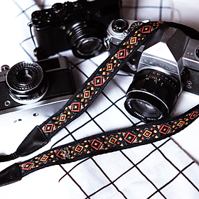 Dây đeo máy ảnh thổ cẩm thêu bản nhỏ Made by Cammix - Hàng chính hãng