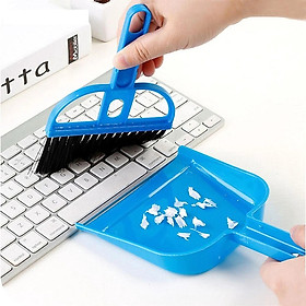 Dụng cụ vệ sinh nhà cửa thông minh 2 trong 1, chổi quét dọn mini kèm đồ hốt rác giúp dọn sạch bụi bám trên máy tính, góc tủ, cửa sổ,... GROFA- giao màu ngẫu nhiên 