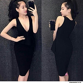 Đầm khoét ngực sexy đính cườm