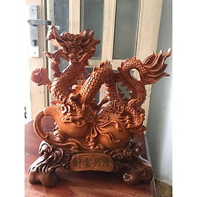 RỒNG VÀNG PHONG THỦY ĐÁ GIẢ GỖ UỐN LƯỢN TRÊN HỒ LÔ TO HÚT TÀI ĐẾ GỖ CAO 33CM NGANG 28CM SÂU 16CM ĐỂ BÀN RỒNG BIỂU TƯỢNG CỦA SỨC MẠNH GIÚP LÀM ĂN PHÁT ĐẠT