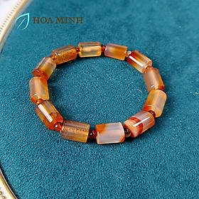 Vòng tay phong thủy đá Mã Não vàng cam phớt dạng lu thống 8 x 12mm xen kẽ viên tròn - 16-17.5cm