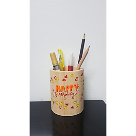 Quà tặng sinh nhật, ống cắm bút gỗ, hàng handmade với họa tiết trái tim cùng dòng chữ "Happy Birthday" xinh xắn, dễ thương, phụ kiện trang trí góc học tập, làm việc, quà tặng sinh nhật các bé, bạn bè. Giao từ HCM