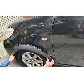 Cua Lốp Thể Thao Mitsubishi Sunny Chống Xước Và Chống Va Quẹt