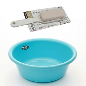 Combo Bàn chải chà gót chân + Thau nhựa cao cấp 3L màu xanh nội địa Nhật Bản (Giao màu ngẫu nhiên)
