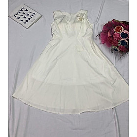 Đầm trắng xoè - Váy nữ đẹp cổ thuyền hoa trước ngực Kiểu Dáng Nữ Tính, Hiện Đại- Chất Vải Đẹp, Thoải Mái