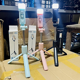 Mua Gậy chụp ảnh 3 chân kèm remote  có đèn led trợ sáng - Gậy tự sướng selfie chụp hình điều khiển từ xa xoay nhiều góc độ