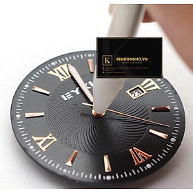 Dụng cụ lắp kim đồng hồ đơn giản