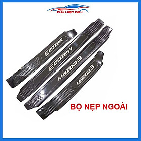 Bộ nẹp bước chân trong ngoài vân Cacbon xe Mazda 3 2015-2016-2017-2018-2019 chống trầy làm đẹp ô tô - ốp bậc ngoài