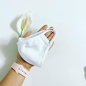 >> BÁO GIÁ Khẩu Trang Vải Cao Cấp | Shopee Lazada Sendo Tiki mới nhất 14 Khẩu Trang Vải Cao Cấp - Sản Phẩm Có Phần Che Trên Mũi Giúp Tạo Cảm Giác An Toàn. (Giao màu ngẫu nhiên Đen hoặc Trắng)