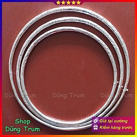 Kiềng bạc tròn kết hợp áo dài chụp ảnh, kiềng cổ dân tộc biểu diễn