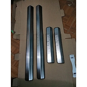 Bộ Nẹp Bước Chân Trong Ngoài Bằng Inox Cho Ô Tô - TrailBlazer