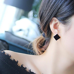 Bông tai hình vuông màu đen chất liệu thép titan không rỉ tt 1674