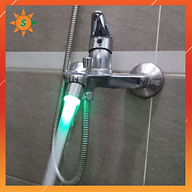 Mua Vòi rửa tăng áp  có đèn thay đổi màu theo nhiệt độ của nước  không cần nguồn điện và Pin.