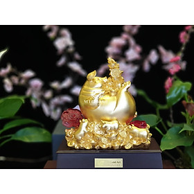 Tượng heo gậy như ý dát vàng(17x14x22 cm) MT Gold Art- Hàng chính hãng, trang trí nhà cửa, phòng làm việc, quà tặng sếp, đối tác, khách hàng, tân gia, khai trương 