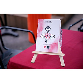 Sách Tay Hòm Chìa Khóa - Bí quyết quản lý tài sản cho người chưa giàu - Luật sư Đậu Thị Quyên - Doanh nhân Nguyễn Thị Hải Bình - Nhà đào tạo Nguyễn Bình Minh