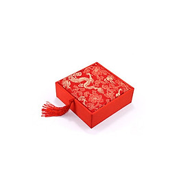 Hộp gỗ vuông cổ trang gấm thêu