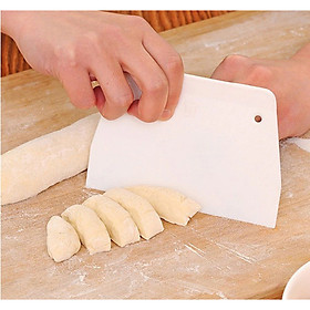 Mua Dụng Cụ Cắt Và Vét Bột Làm Bánh Nhựa