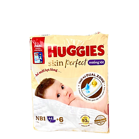 Mẫu mới tặng thêm 6 Miếng (Dùng Kèm Tã Vải Tam Giác)- Miếng Lót Sơ Sinh Huggies NB1 64 miếng Skin Perfect- Tã lót sơ sinh newborn Huggies- Hsd luôn mới
