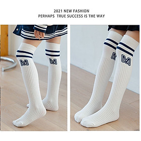 Tất bốt cho bé gái 1-6 tuổi họa tiết chữ M dày dặn ấm áp kiểu dáng điệu đà thời trang