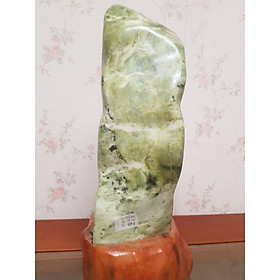 Cây đá trấn trạch phong thủy màu xanh lá từ Văn Chấn Yên Bái