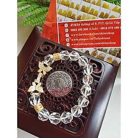 Vòng tay cắt giác trắng trong thiết kế mix charm bướm hợp kim cao cấp