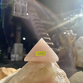Kim tự tháp thạch anh hồng NHA SAN T657 Đồ trang trí xe ô tô cao cấp - 320 gr (5.3 x 7.2 (cm)