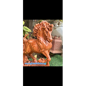 Mua Tượng con ngựa thong dong phong thủy gỗ hương đá cao 40x24x10cm