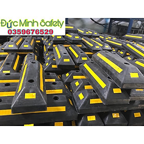 Mua cục chặn bánh xe oto cố định
