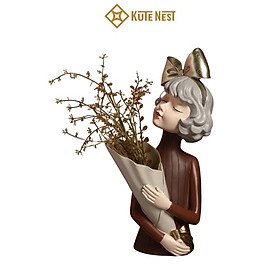 Mua Bình hoa cô gái ôm bó hoa  tượng trang trí phòng khách bằng nhựa Polyresin - Phong cách Châu Âu có 2 màu lựa chọn - KT dài 20 x cao 38cm