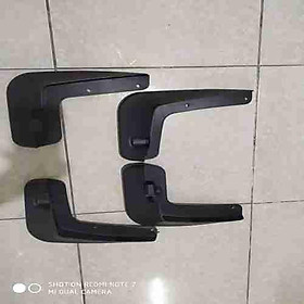 Bộ 04 Chắn Bùn Xe Ô Tô dành cho Mitsubishi Xpander nhựa đen dẻo kèm ốc vít