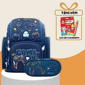 Combo Ba Lô Fancy + Bóp Viết Game On Clever Hippo - Tiểu Học (Tặng Kèm Hộp 16 Bút Sáp Màu Colorful)