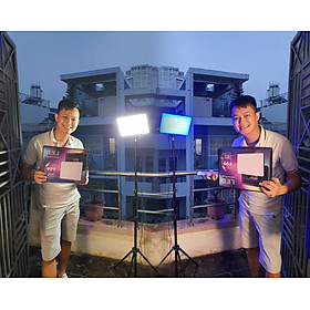 Mua Đèn F99 RGB nhiều chế độ chỉnh kèm điều khiển  đèn F99 Chụp Ảnh Video nhiệt độ màu 3000K-6500K  đầu bóng cung cấp 360 ° quay góc chiếu sáng điều chỉnh độc lập  kích thước nhỏ gọn và nhẹ  mang đến sự thuận tiện hơn cho việc cất giữ và mang đi