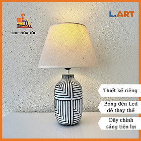 Mua Đèn ngủ để bàn gốm sứ trắng tinh tế  sang trọng  mũ đèn bằng vải DBG021