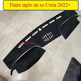 Thảm taplo da carbon xe Hyundai Creta 2022+ màu đen có chống trượt dưới đế chống xô lệch