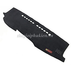 Thảm nhung taplo chống nắng Toyota Hilux Revo