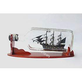 Mô hình thuyền Cướp biển trong chai rượu Wallstreet 29cm