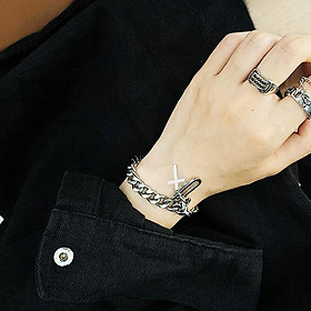 Vòng đeo tay bản to mix chữ thập