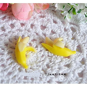 Mua Chuyên Charm * Charm quả chuối bóc dở rất ngộ nghĩnh cho các bạn trang trí vỏ ốp điện thoại  DIY