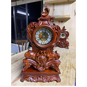 Đồng hồ để bàn phong thủy ,hoàng gia khắc hoa la tây tân cổ điển bằng gỗ hương kt 46×27×13cm