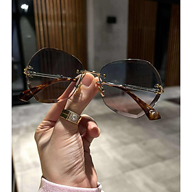 (Hàng cao cấp) Kính mát, Kính râm nữ Mắt khoan thời trang sành điệu + Tặng hộp đựng, khăn lau