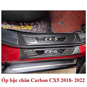 Ốp bậc cửa, nẹp bước chân, chống trầy cốp Carbon xe Mazda CX5 2018- 2019 2020 2021 2022 - vân cacbon cao cấp