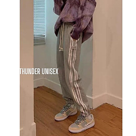 Quần Jogger Nam Nữ Sọc Trắng Form Ống Rộng Bo Gấu Vải Nỉ Mịn Mềm Mát Quần Thể Thao THUNDER UNISEX 2 Màu Xám Đen Loại 1